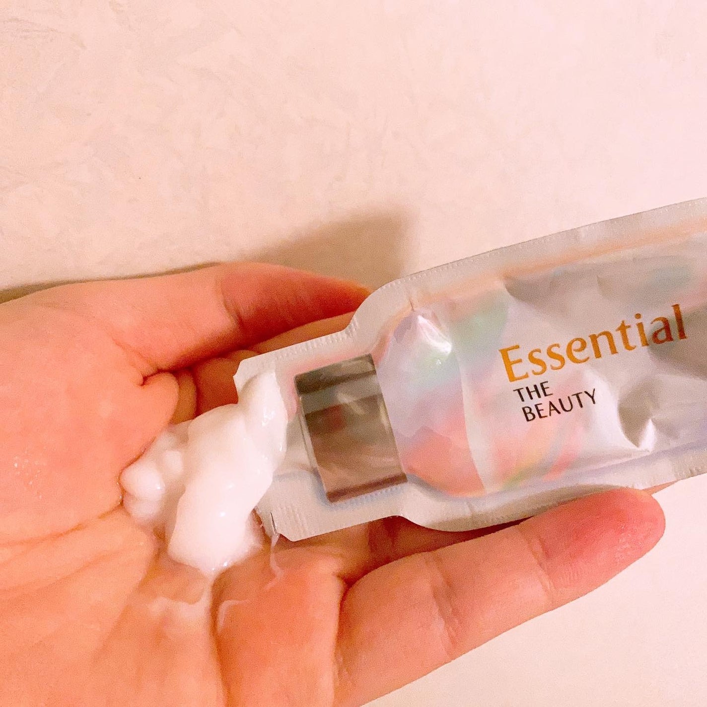 ザビューティ うるツヤチャージヘアパック/エッセンシャル/ヘアマスク・ヘアパックを使ったクチコミ(2枚目)