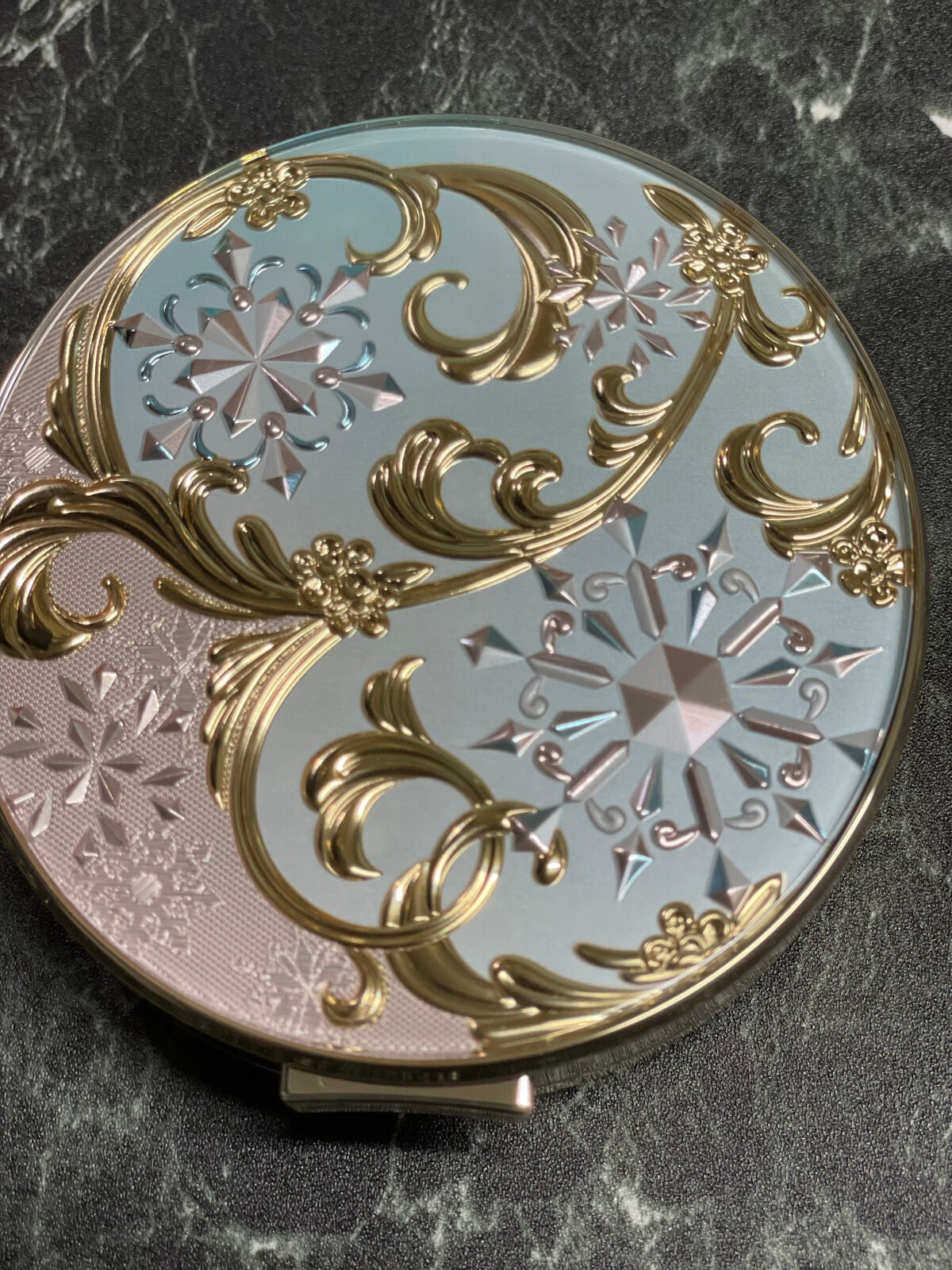 スノービューティー ホワイトニング スキンケアパウダーP2021 /スノービューティー/プレストパウダーを使ったクチコミ(3枚目)