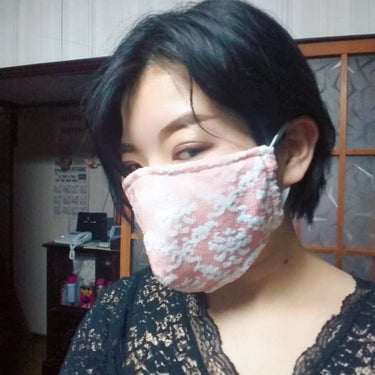 ogayuka on LIPS 「メイクの投稿じゃないけど…。😅今日はミシンを使ってマスクを作っ..」（2枚目）