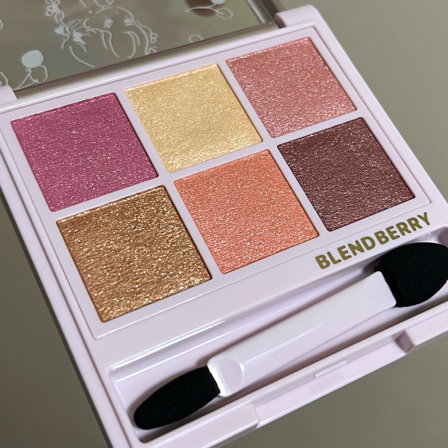 オーラクリエイション/BLEND BERRY/アイシャドウパレットを使ったクチコミ(4枚目)