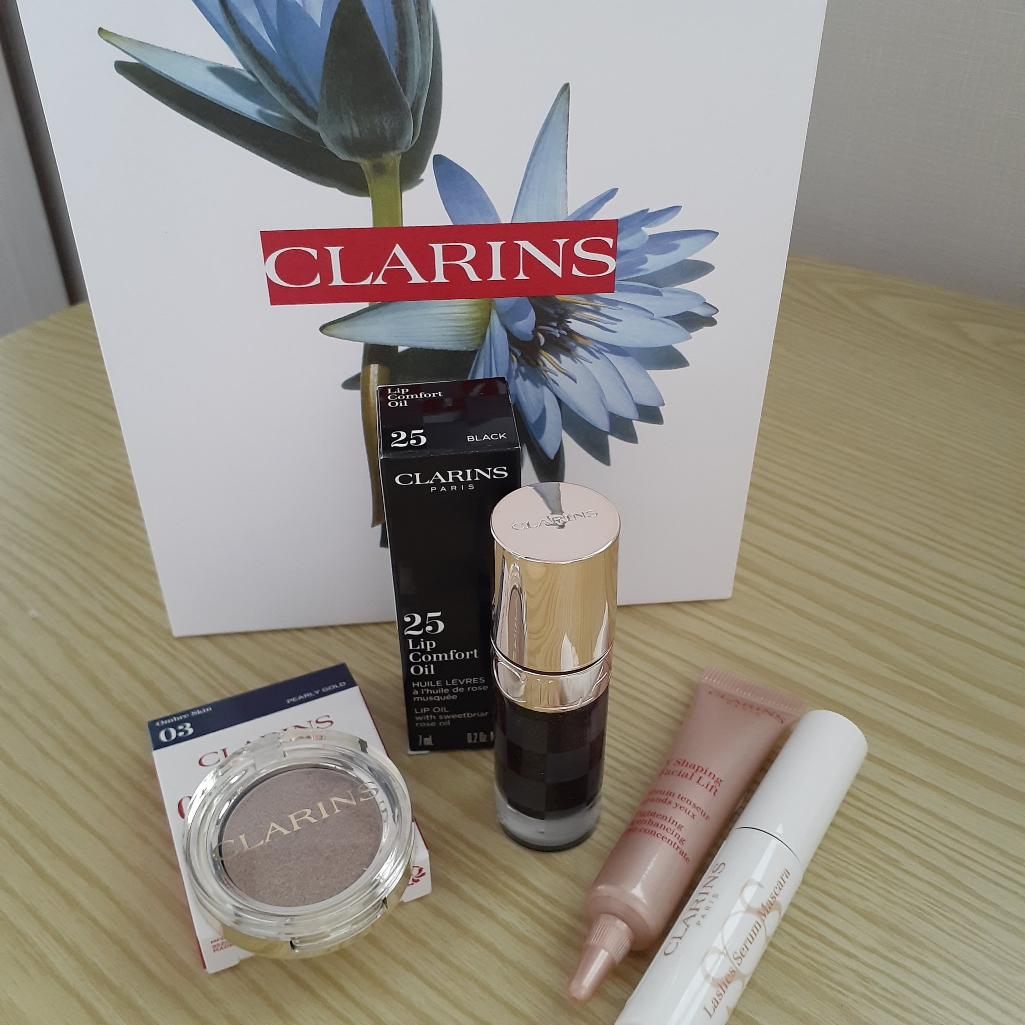 リップコンフォートオイル 25 ブラック/CLARINS/リップグロスを使ったクチコミ（1枚目）
