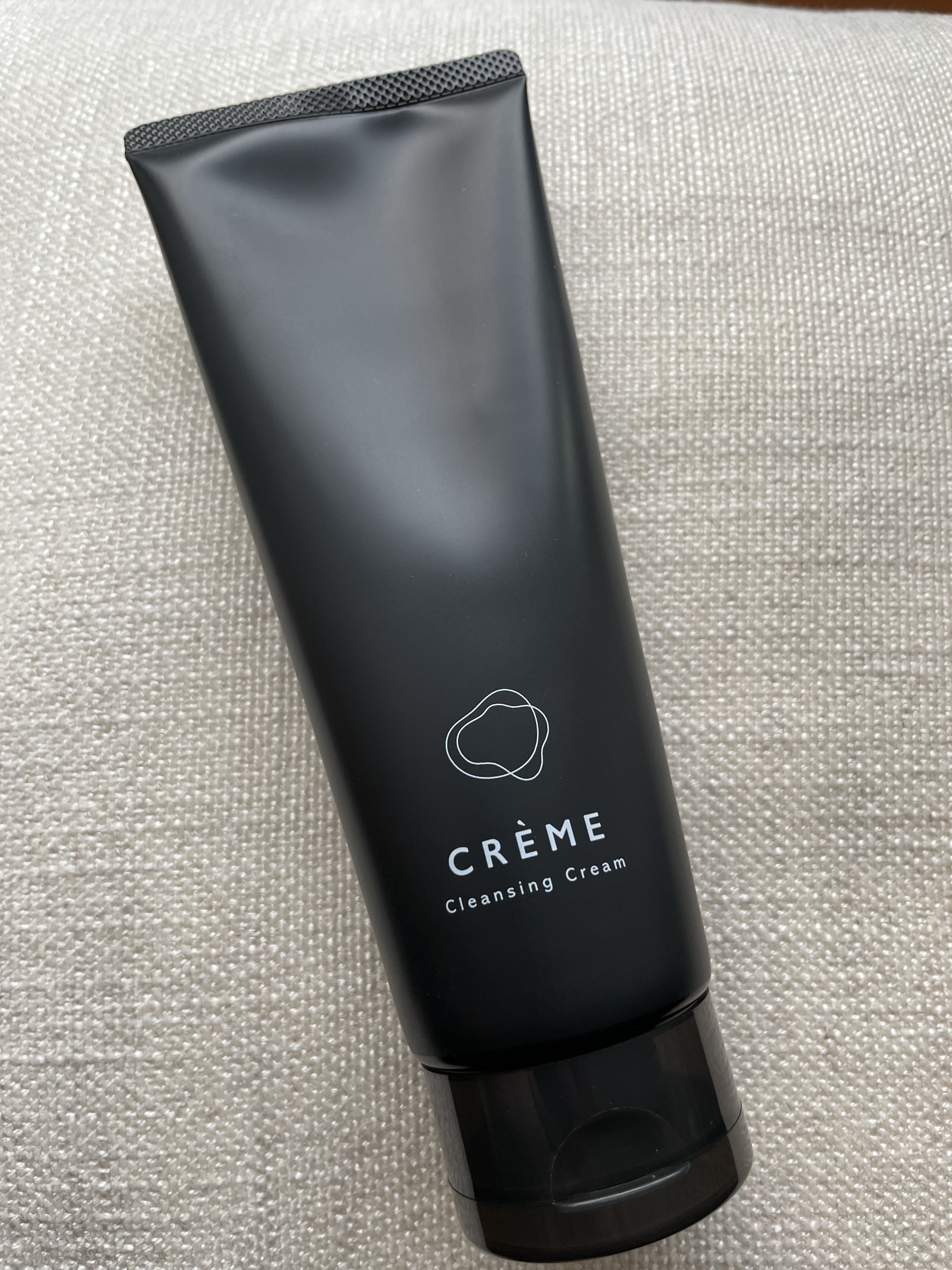 ダブル洗顔不用のクリームクレンジング

ナリスアップ
クレメ クレンジングクリーム N
150g
¥1,480(税込)

今回メイクしない時用にクリームクレンジング買って、メイクした時はクリームクレンジングなんとなく避けてたけど全部クリーム