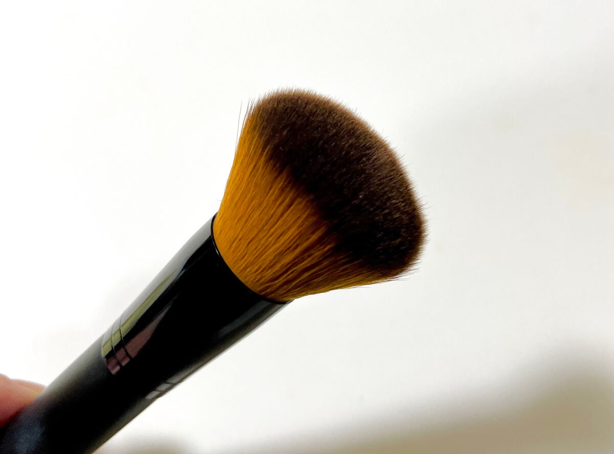 かーびい on LIPS 「NOYLbeautyメイクブラシceluleで購入したメイクブ..」(3枚目)