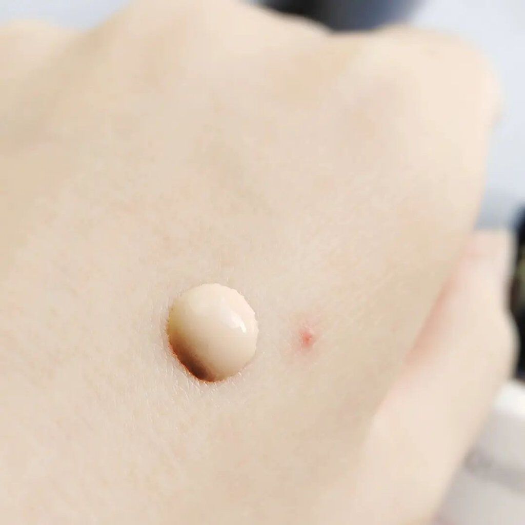 ドラマティックエッセンスリキッド/マキアージュ/リキッドファンデーションを使ったクチコミ（2枚目）