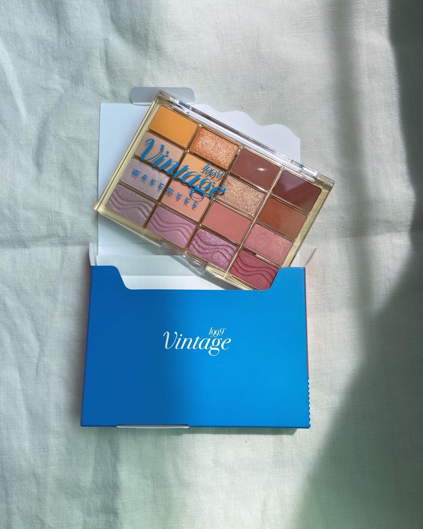 ソフトブラーリングアイパレット/wakemake/アイシャドウパレットを使ったクチコミ(1枚目)