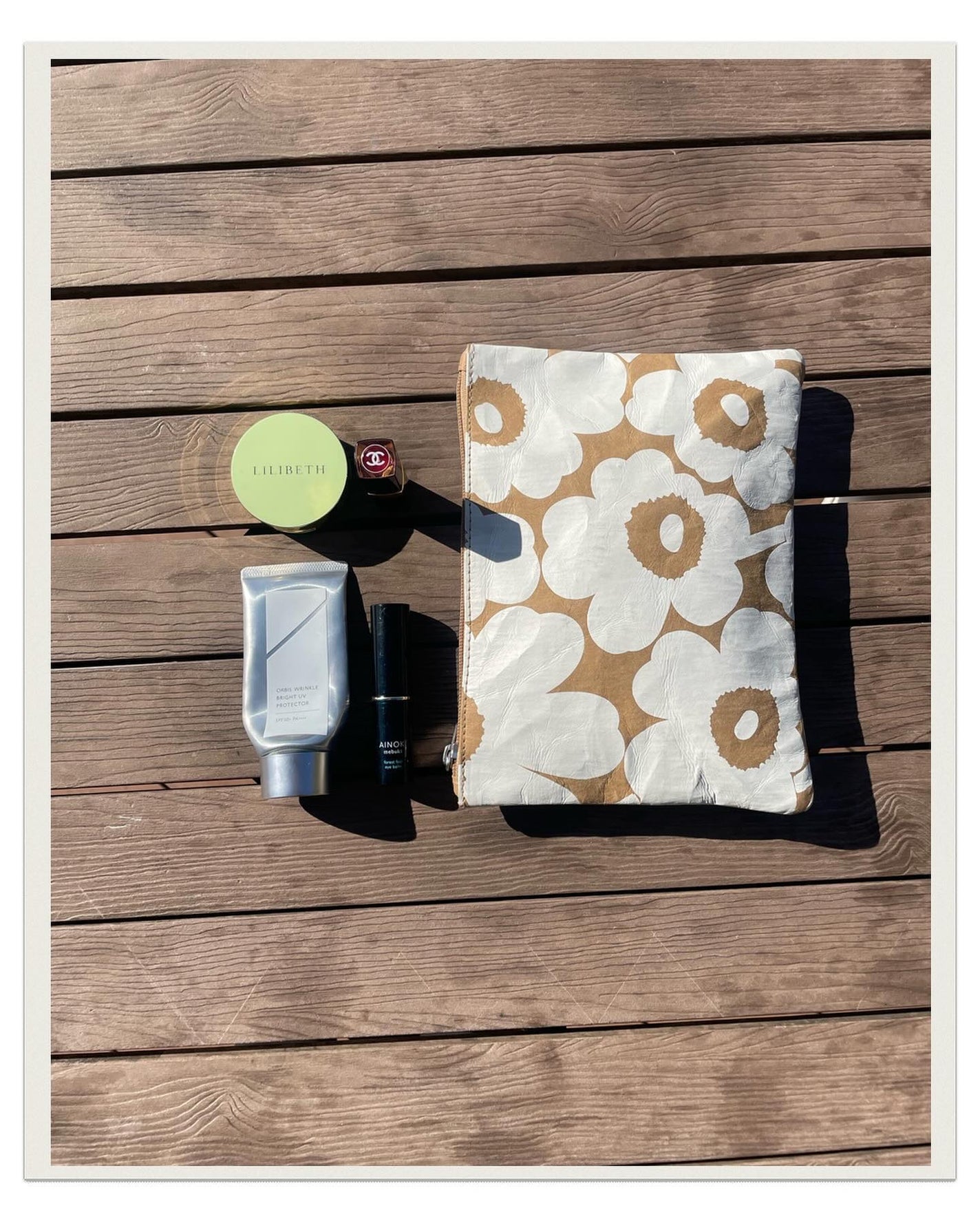 aoiponya on LIPS 「2023のポーチの中身はだいぶシンプル。めちゃくちゃ厳選してい..」(2枚目)