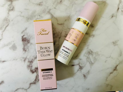 ボーン ディス ウェイ グロウ モイスチュアライジング メイクアップ プライマー/Too Faced/化粧下地を使ったクチコミ(1枚目)