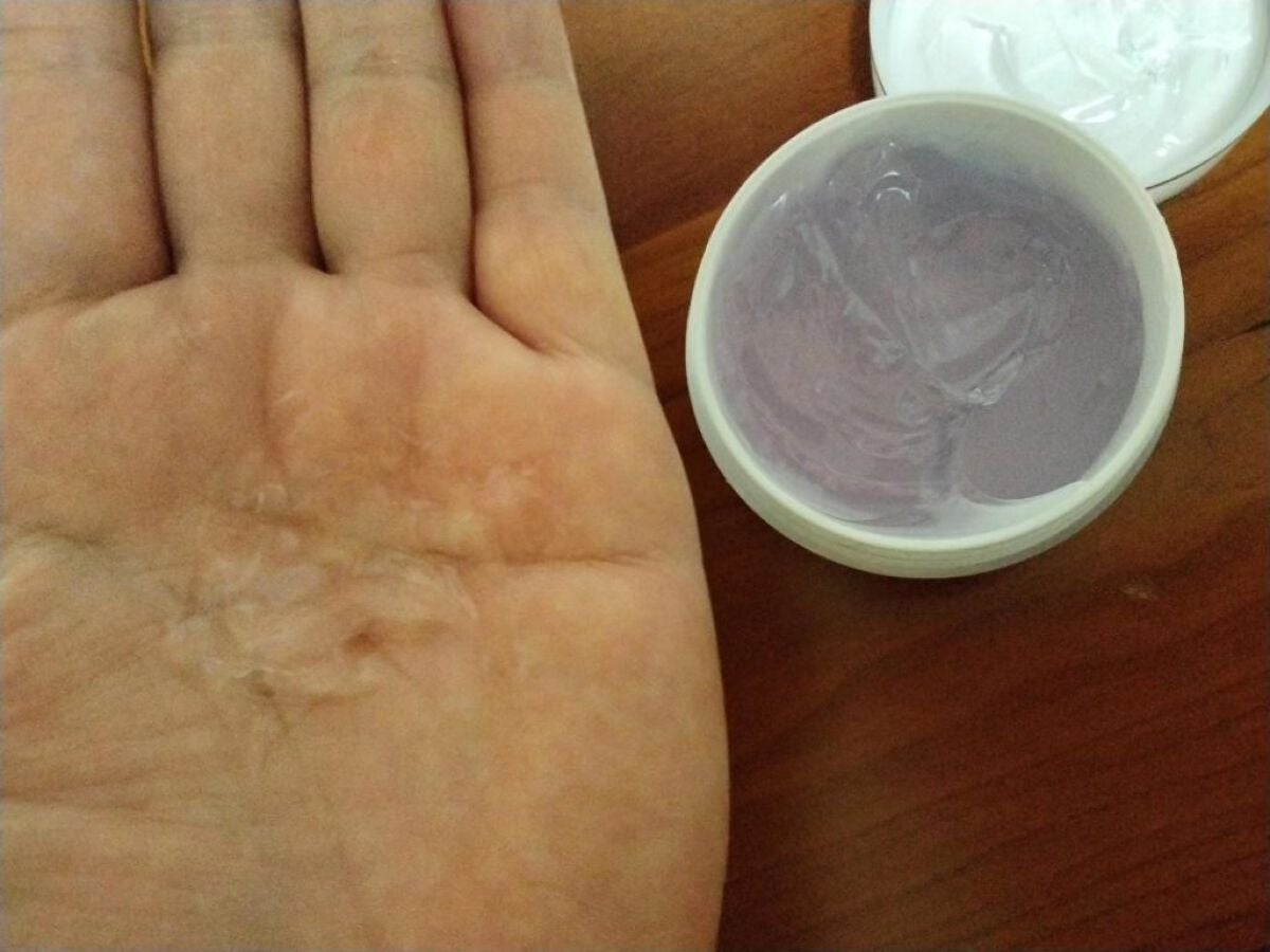 エニシングホワイト プレミアムモイスト/フェヴリナ/オールインワン化粧品を使ったクチコミ(4枚目)