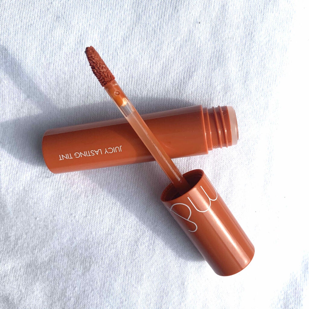 ジューシーラスティングティント/rom&nd/リップティントを使ったクチコミ(2枚目)