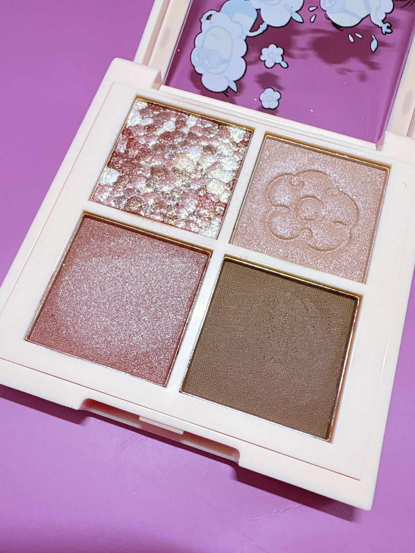 レブロン ダズル アイシャドウ クアッド/REVLON/アイシャドウパレットを使ったクチコミ(3枚目)