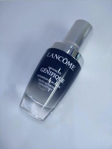 LANCOME
ジェニフィック アドバンスト N 30ｍl


とろみのある美容液ですが、みずみずしくスッと馴染んでその後の化粧水などの浸透が良くなります
べた付きもないので朝でも使いやすいです

今年