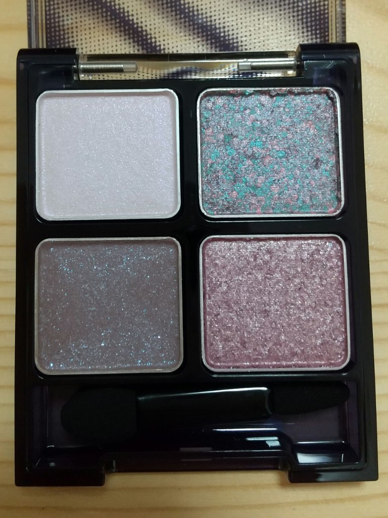 ビーチバカンスグリッターパレット EX-2スターリーナイトオーシャン：深夜の月あかりが水面に映し出される海/KATE/アイシャドウパレットを使ったクチコミ（2枚目）