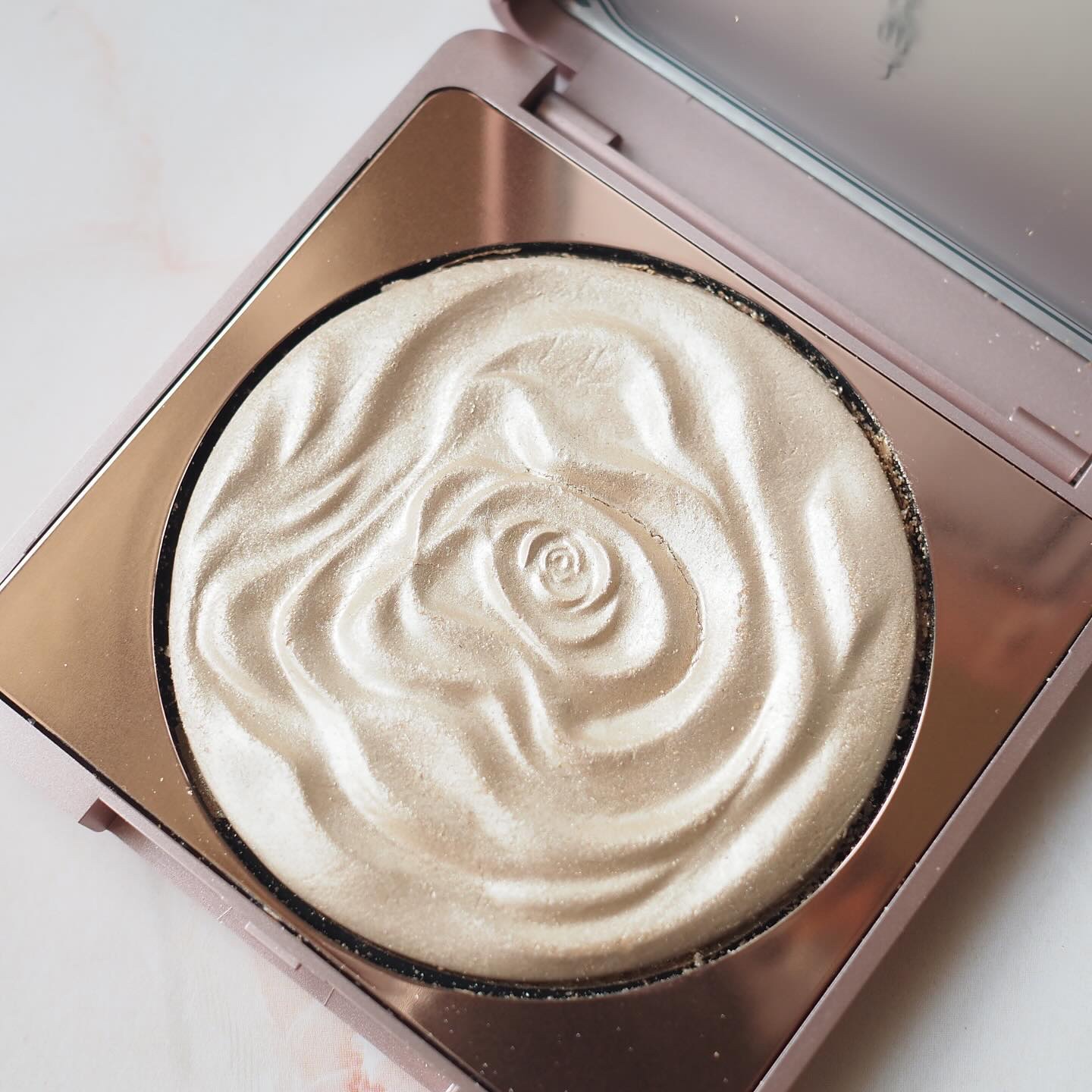 双花彫刻 ハイライト/花西子/パウダーハイライトを使ったクチコミ（3枚目）