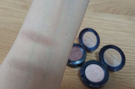 スモール アイシャドウ/M・A・C/単色アイシャドウを使ったクチコミ(2枚目)