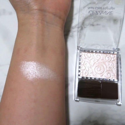 パールグロウハイライト/CEZANNE/パウダーハイライトを使ったクチコミ(2枚目)