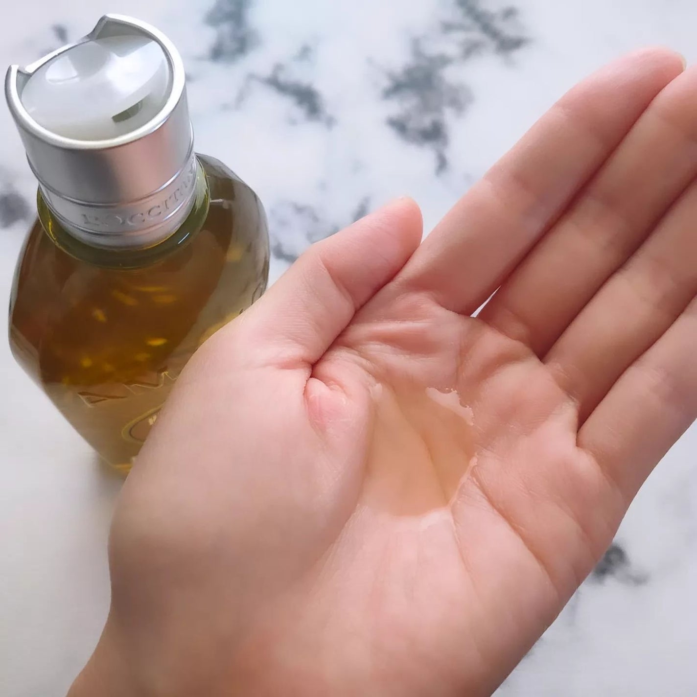 アーモンド モイスチャライジングシャワーオイル/L'OCCITANE/ボディソープを使ったクチコミ(4枚目)