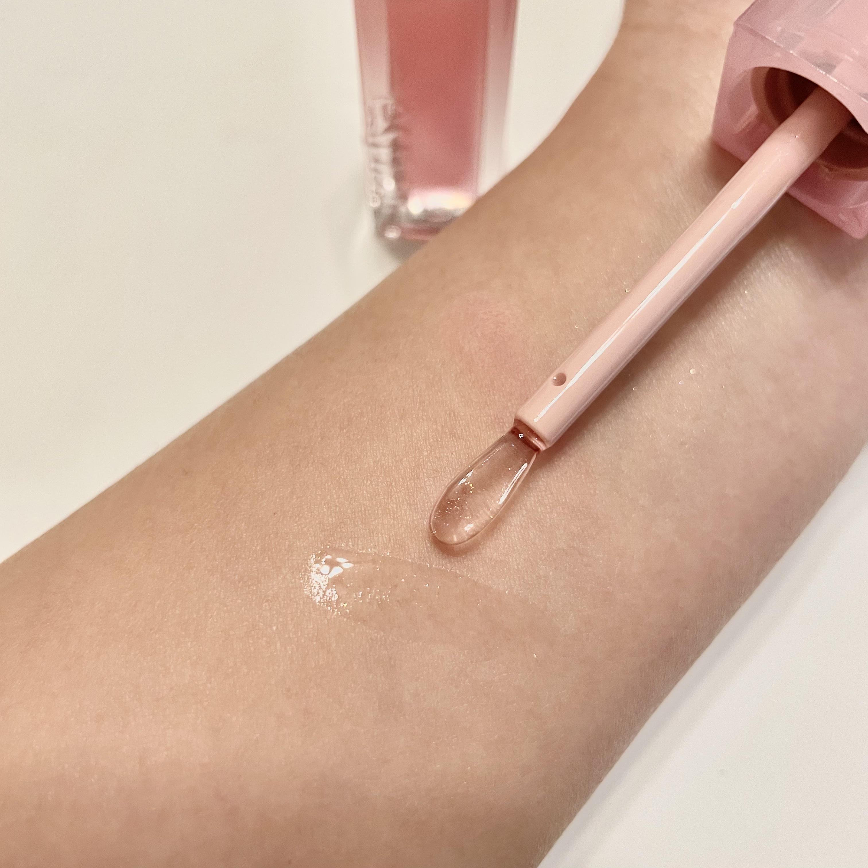 エスポア クチュールリップグロス ロージービーム(Rosy BB Edition)/espoir/リップグロスを使ったクチコミ（2枚目）