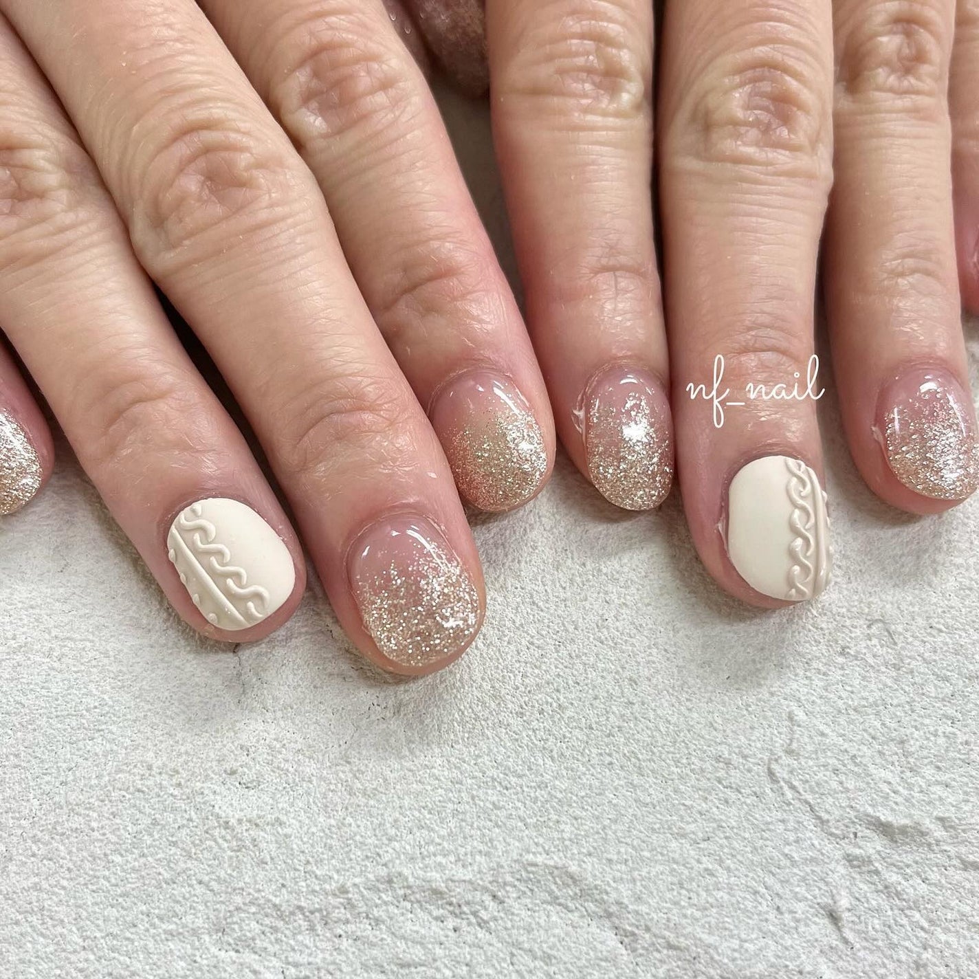 Natsumi◎nailist on LIPS 「冬の大定番⭐️ニットネイル🧶..#ネイル#ネイルデザイン#..」(1枚目)