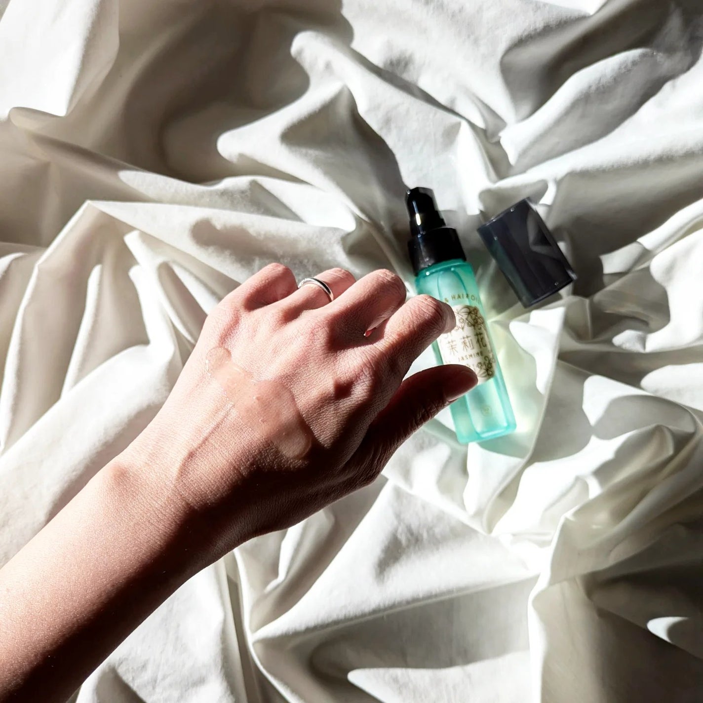 ゆるりと 茉莉花 ボディー&ヘアオイル/ゆるりと/ヘアオイルを使ったクチコミ(3枚目)