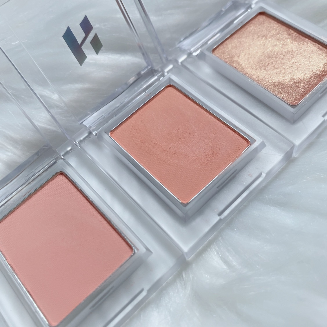 マイフェイブピースアイシャドウ 23 キティ(KITTY)/HOLIKA HOLIKA/単色アイシャドウを使ったクチコミ（3枚目）