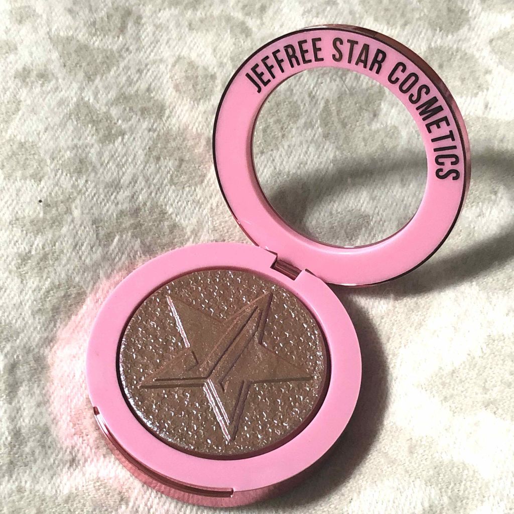 Jeffree star supreme frost/Jeffree Star Cosmetics/パウダーハイライトを使ったクチコミ（1枚目）
