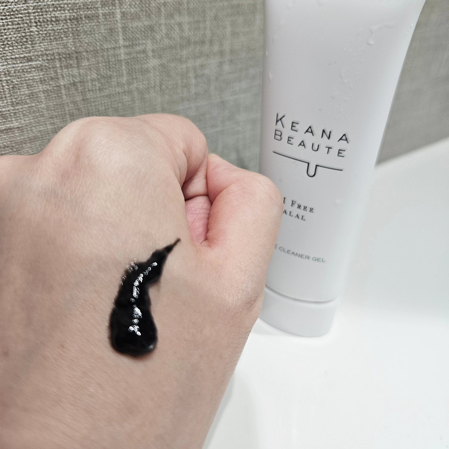 洗顔前の毛穴づまり落とし/ケアナボーテ/クレンジングジェルを使ったクチコミ（2枚目）