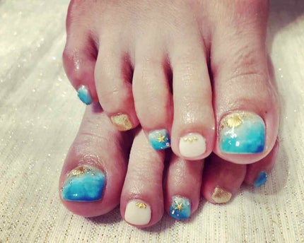 ゆちぼ on LIPS 「本日はネイル💅🏼へ行ってきました♡夏といえば海(((o(*゚▽..」(1枚目)