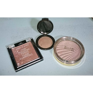 ギラギラメタリック系ハイライト★

wet n wild/Precious petals

BECCA/opal

MILANI/01

wet n wildのものは
オレンジブラウンだから
馴染むか心