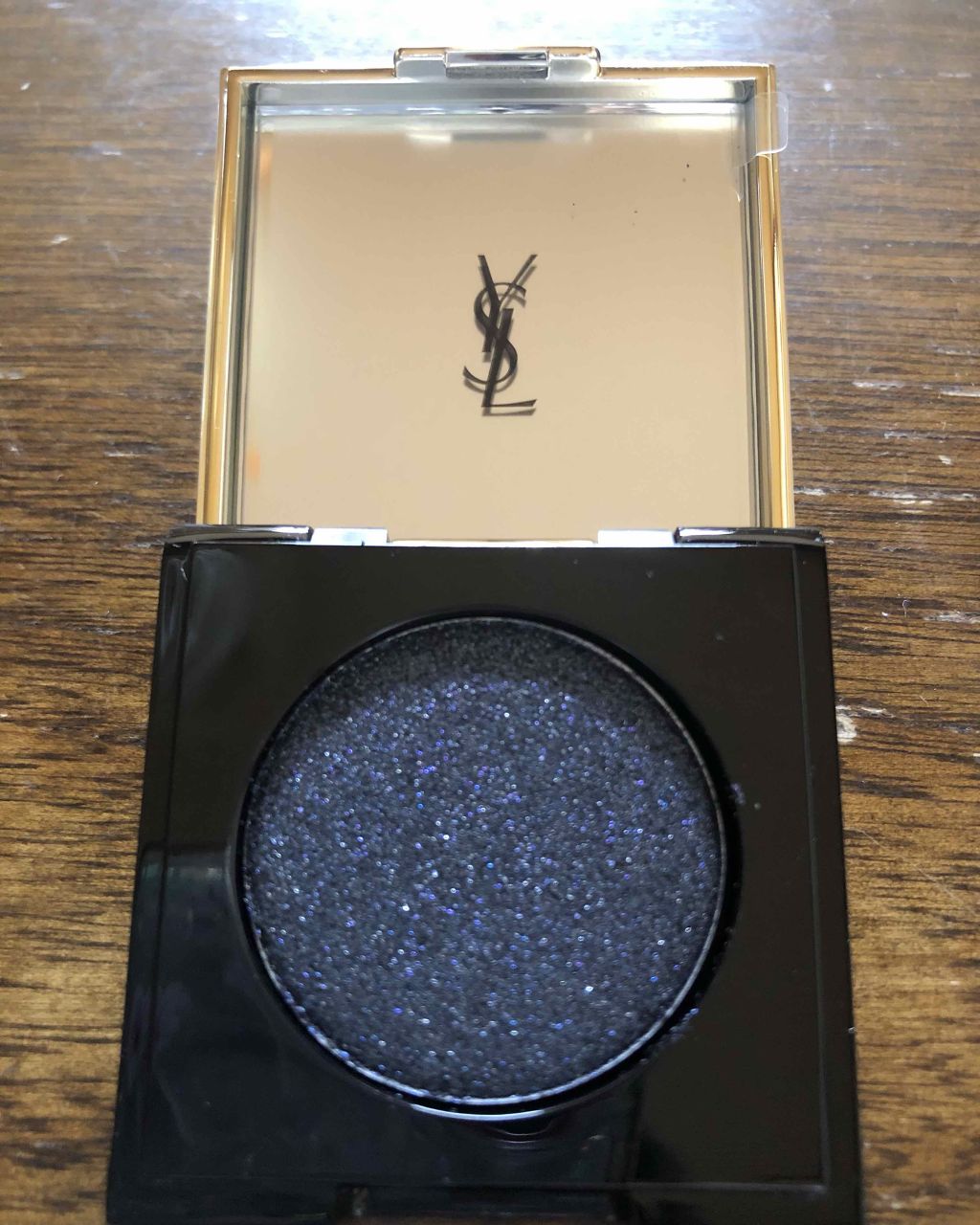 シークインクラッシュ/YVES SAINT LAURENT BEAUTE/単色アイシャドウを使ったクチコミ（2枚目）