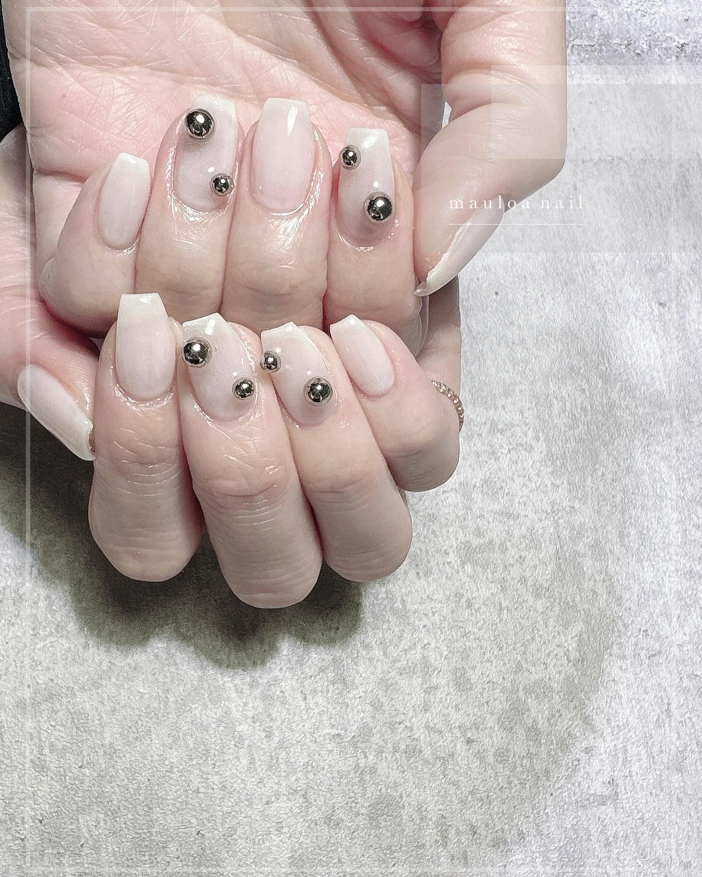 #フレンチネイル,#ネイル,#アートネイル,#夏ネイル,#ミラーアートネイル,#乳白色ネイル,#ボールネイル,#黒フレンチネイル,#ブラックネイル,#手書きアートネイル,#ミラーアートネイル,#パーツネイル,#ミラーネイル,#天王寺ネイルのネイルデザイン