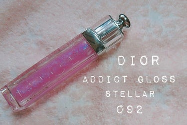 【Dior】
【Addict Gloss （Stellar 092）】

友達からプレゼントでもらった初デパコスです💓

どうしても写真だと分かりにくいんですが…
ほぼ透明の薄ピンクのグロスにブルーやグ