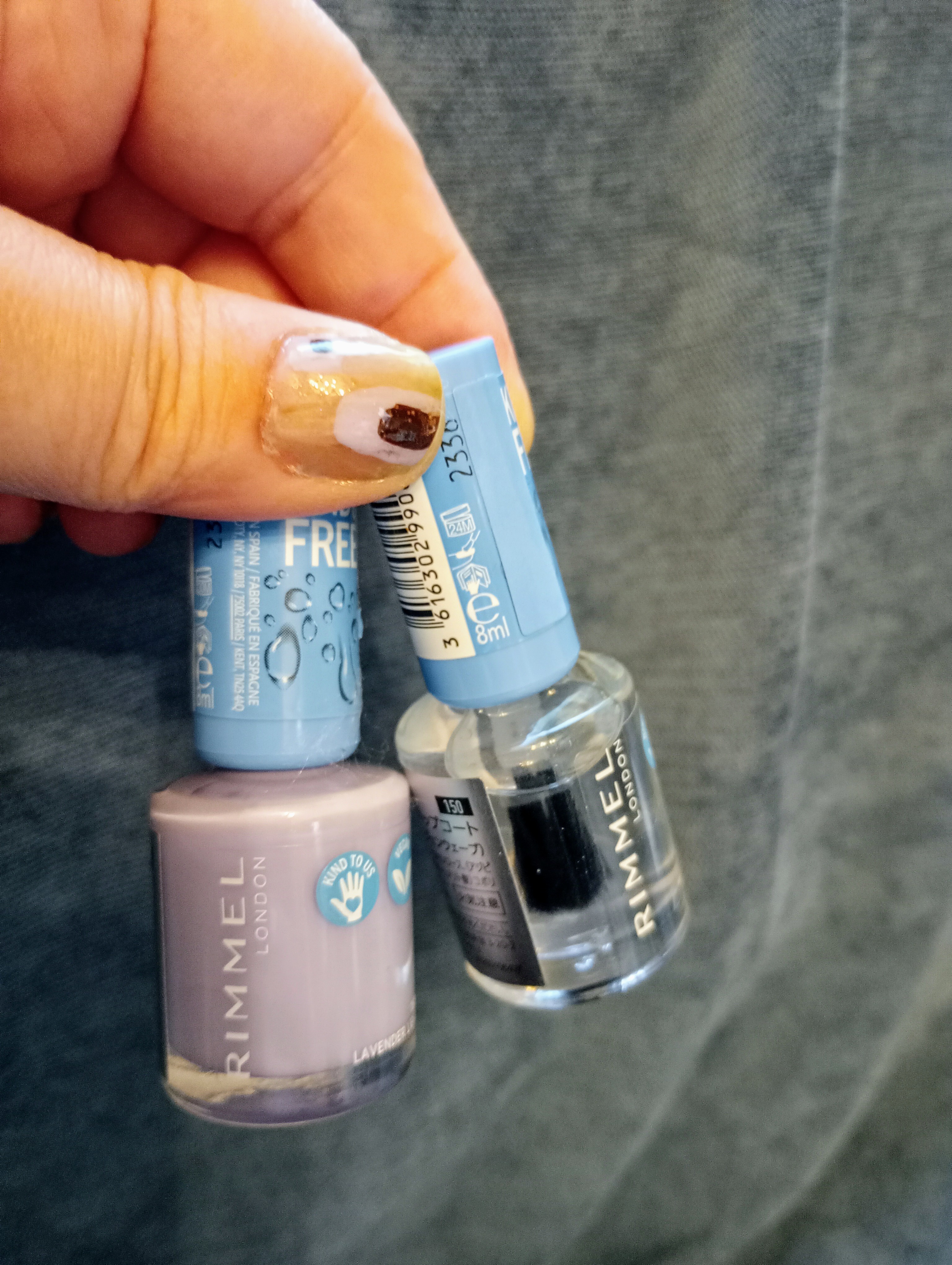 カインド&フリー トップコート/リンメル ロンドン/ネイルトップコートを使ったクチコミ（1枚目）