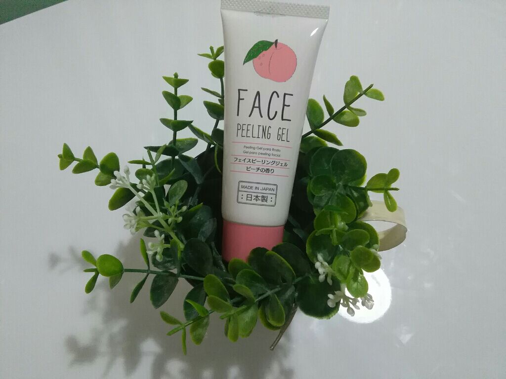 フェイスピーリングジェル ピーチの香り/DAISO/ピーリングを使ったクチコミ（1枚目）