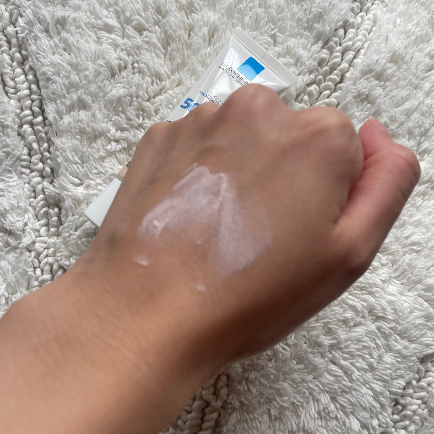 UVイデア XL プロテクショントーンアップ ローズ/ラ ロッシュ ポゼ/日焼け止めクリームを使ったクチコミ(4枚目)