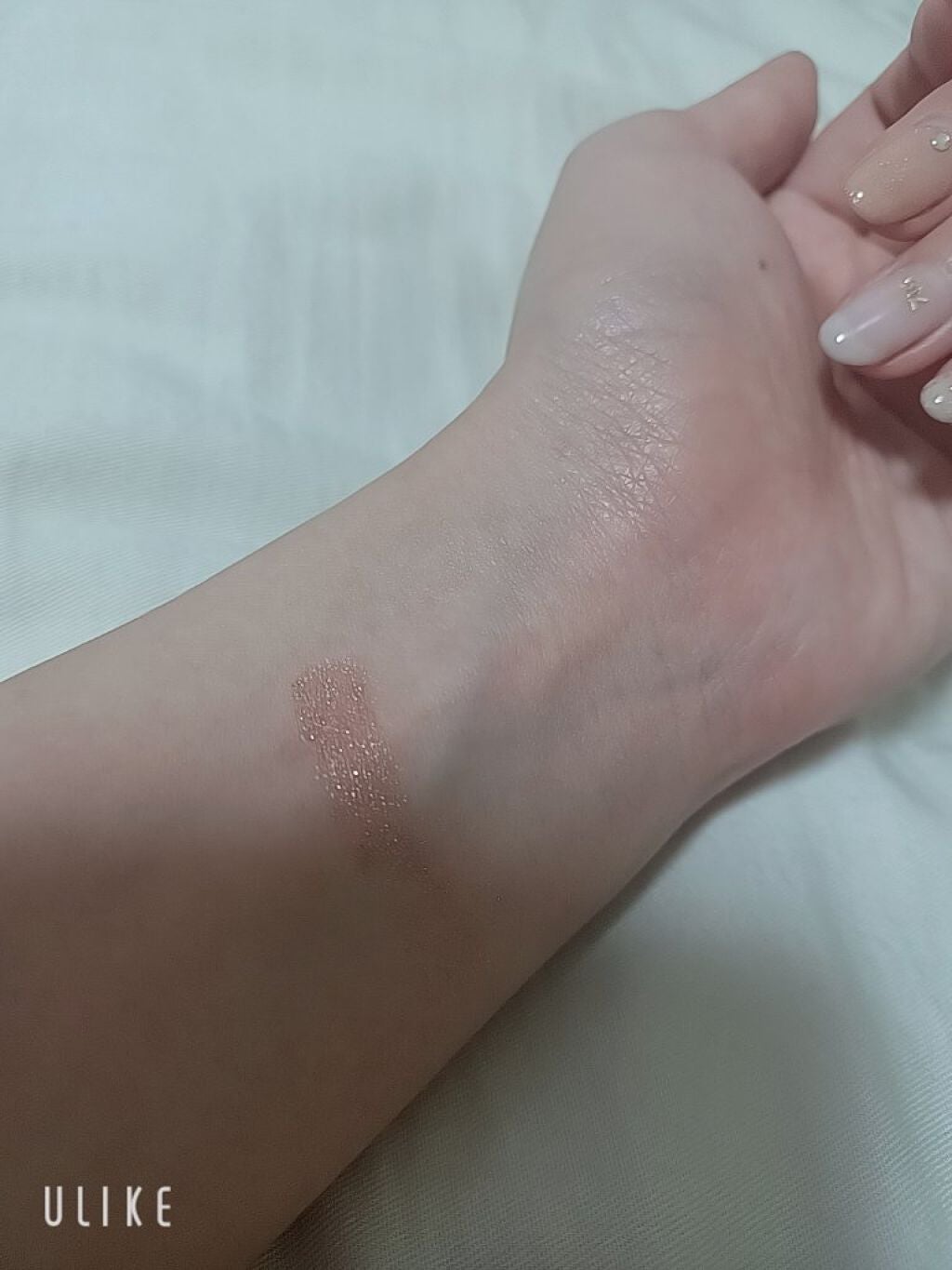ほの on LIPS 「ほんのりピンクで、細かいシルバーラメが入っており、大人な女性の..」(3枚目)