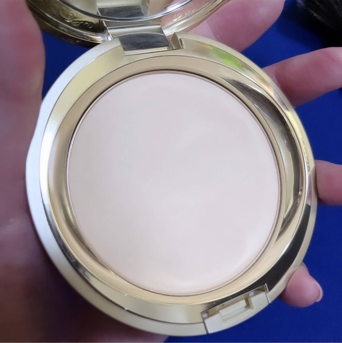 💜🩷💙Irohaフォロバ🙋‍♀️のクチコミ「【今朝の粉・素肌っぽい仕上がりのパウダー✨✨】


今日はナチュラルメイク。

仕上げパウダー.....」（3枚目）