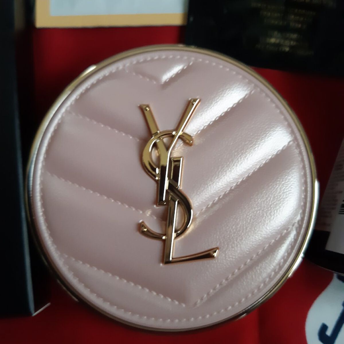 ラディアント タッチ グロウパクト B20/YVES SAINT LAURENT BEAUTE/クッションファンデーションを使ったクチコミ（2枚目）