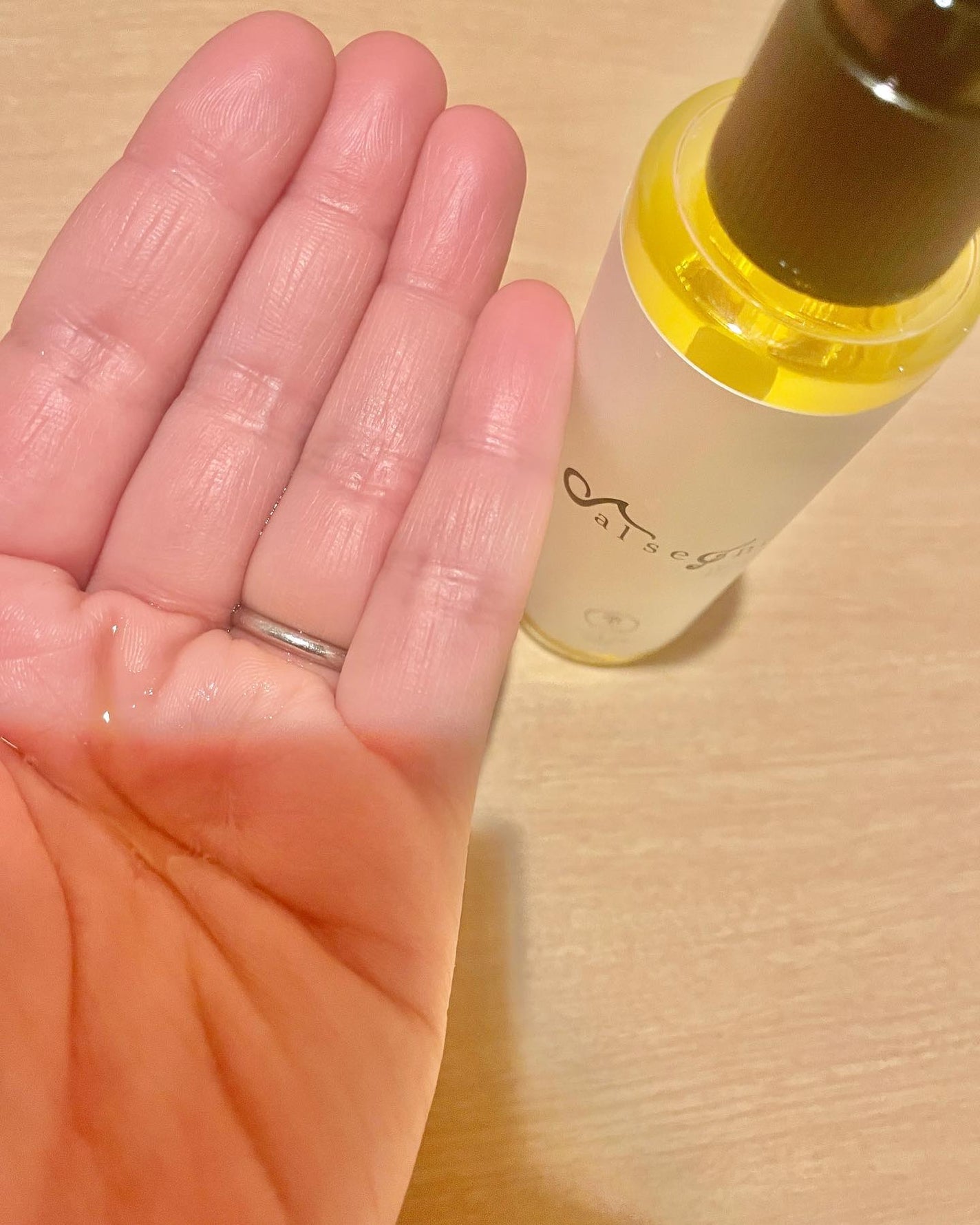 ananamargaret on LIPS 「洗い流さないトリートメントヘアオイルダルセーニョオイルのご紹介..」(2枚目)