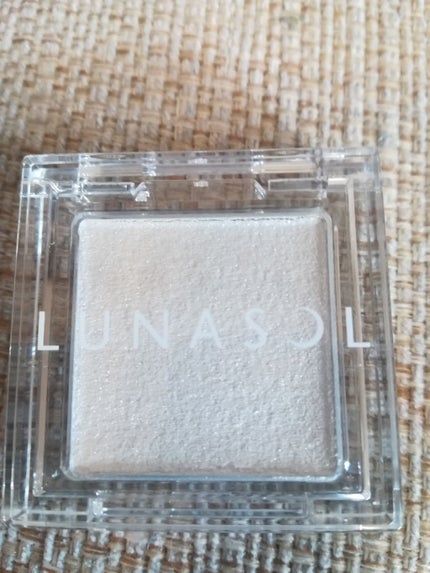 LUNASOL グロウニュアンスアイズのクチコミ「皆様、こんにちは!
こちらは、
ルナソル グロウニュアンスアイズ EX01 シャイニーホワ.....」(2枚目)