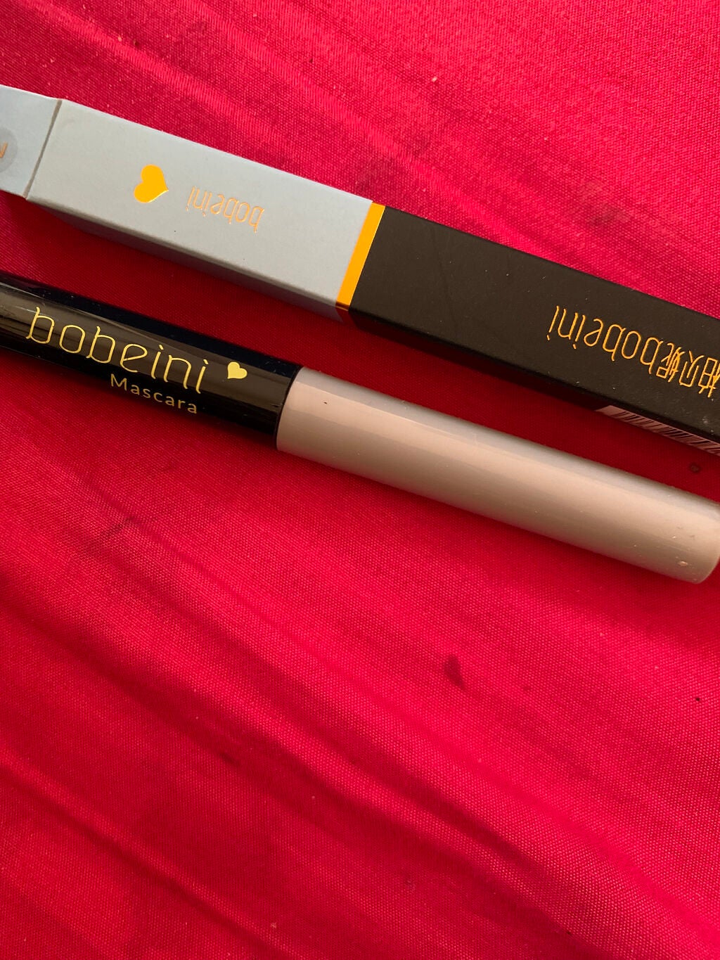 いずにゃん(´ε` )♥フォロバ100 on LIPS 「Qoo10の福袋に入ってた謎なマスカラwでも赤系で細いヘッドや..」(1枚目)