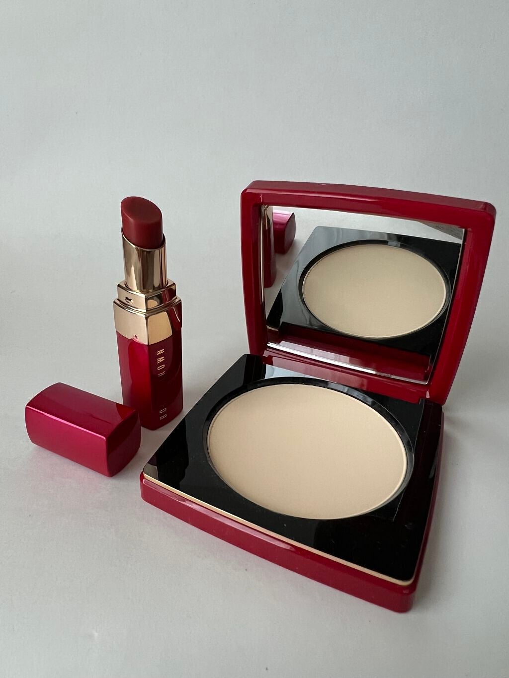 シアーフィニッシュ プレストパウダー/BOBBI BROWN/プレストパウダーを使ったクチコミ(1枚目)