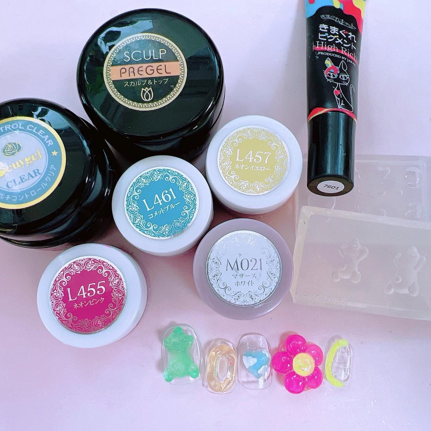 なかやまちえこ on LIPS 「夏のゆめかわネイル🏝365日ネイル164日め⠀⠀寝そべりくまは..」(7枚目)