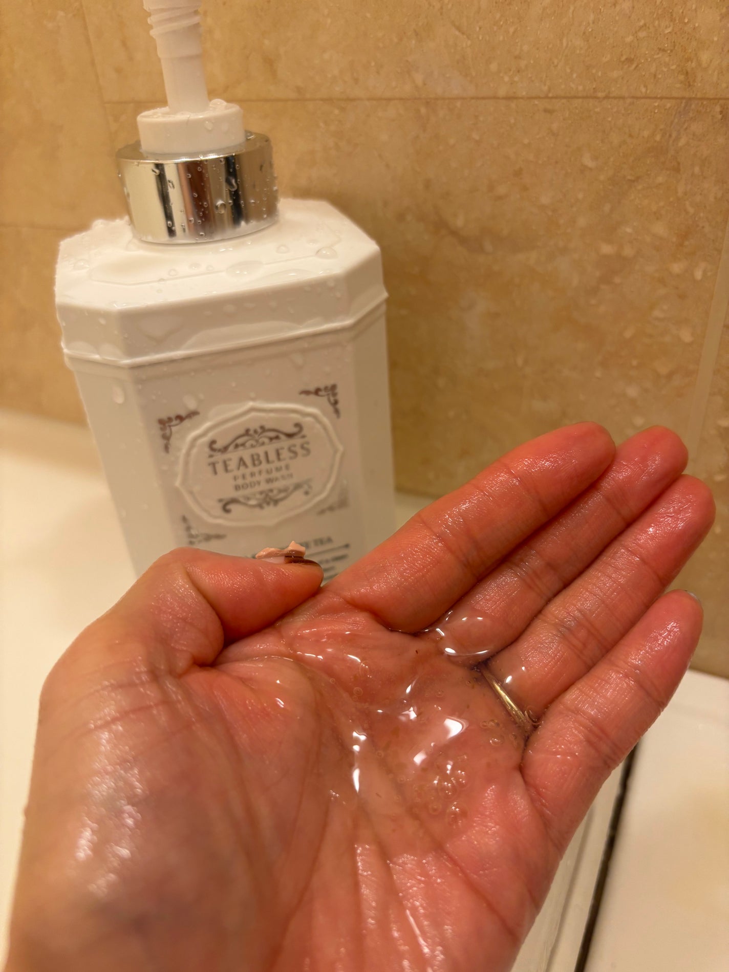 パフュームボディウォッシュ リリームスクホワイトティー/TEABLESS/ボディソープを使ったクチコミ(5枚目)