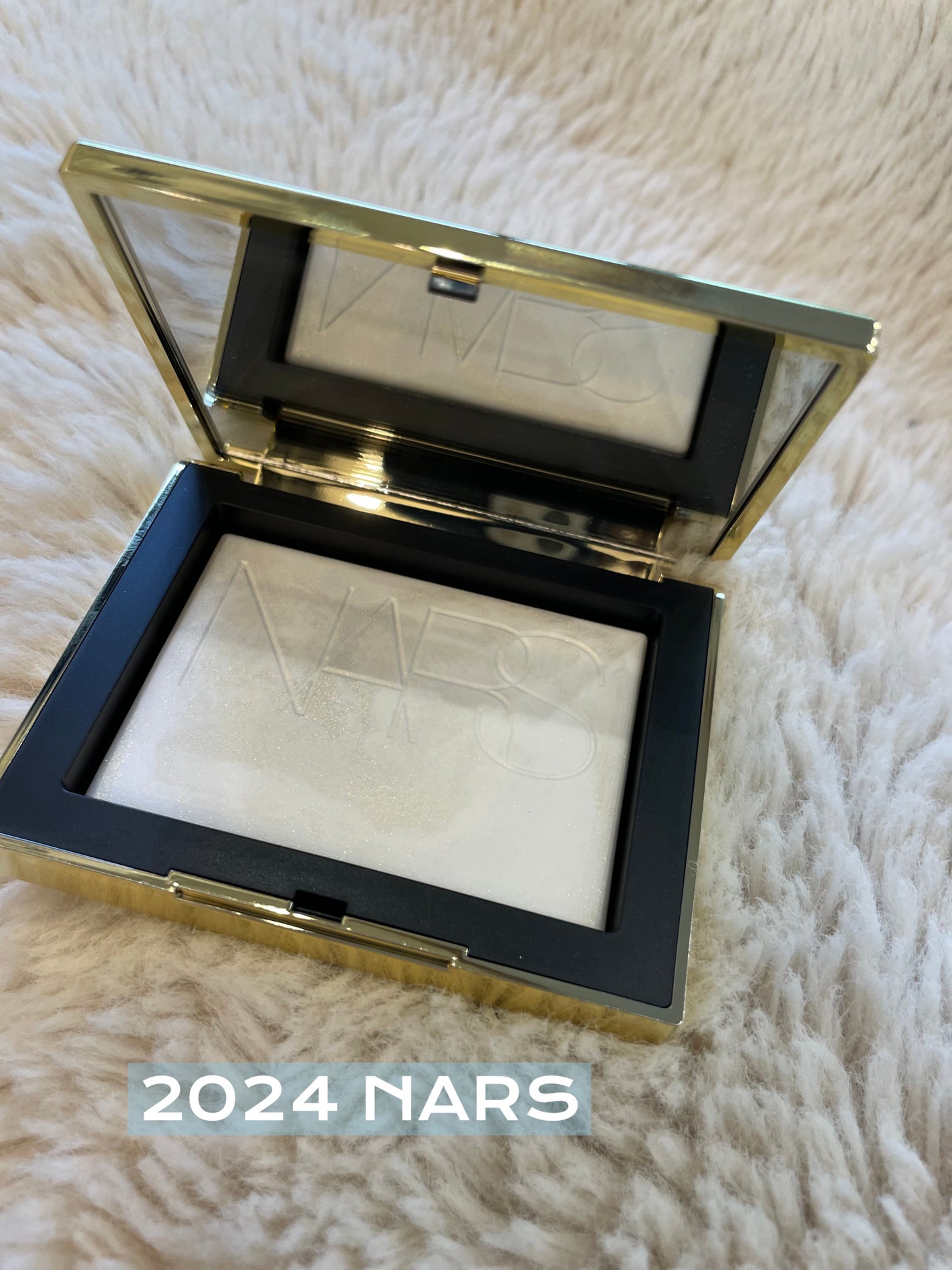 ゴールドダスト ライトライトリフレクティング セッティングパウダー/NARS/プレストパウダーを使ったクチコミ(1枚目)