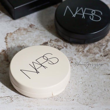 NARS ピュアラディアントプロテクション アクアティックグロー クッションファンデーション SPF50+／PA+++のクチコミ「クッションファンデ初トライにおすすめしたい！
保湿力、カバー力、色展開、崩れにくさ全てにおいて.....」（2枚目）