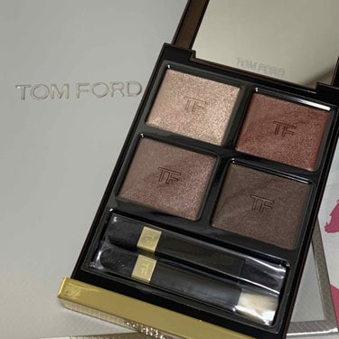 アイ カラー クォード/TOM FORD BEAUTY/パウダーアイシャドウを使ったクチコミ（2枚目）