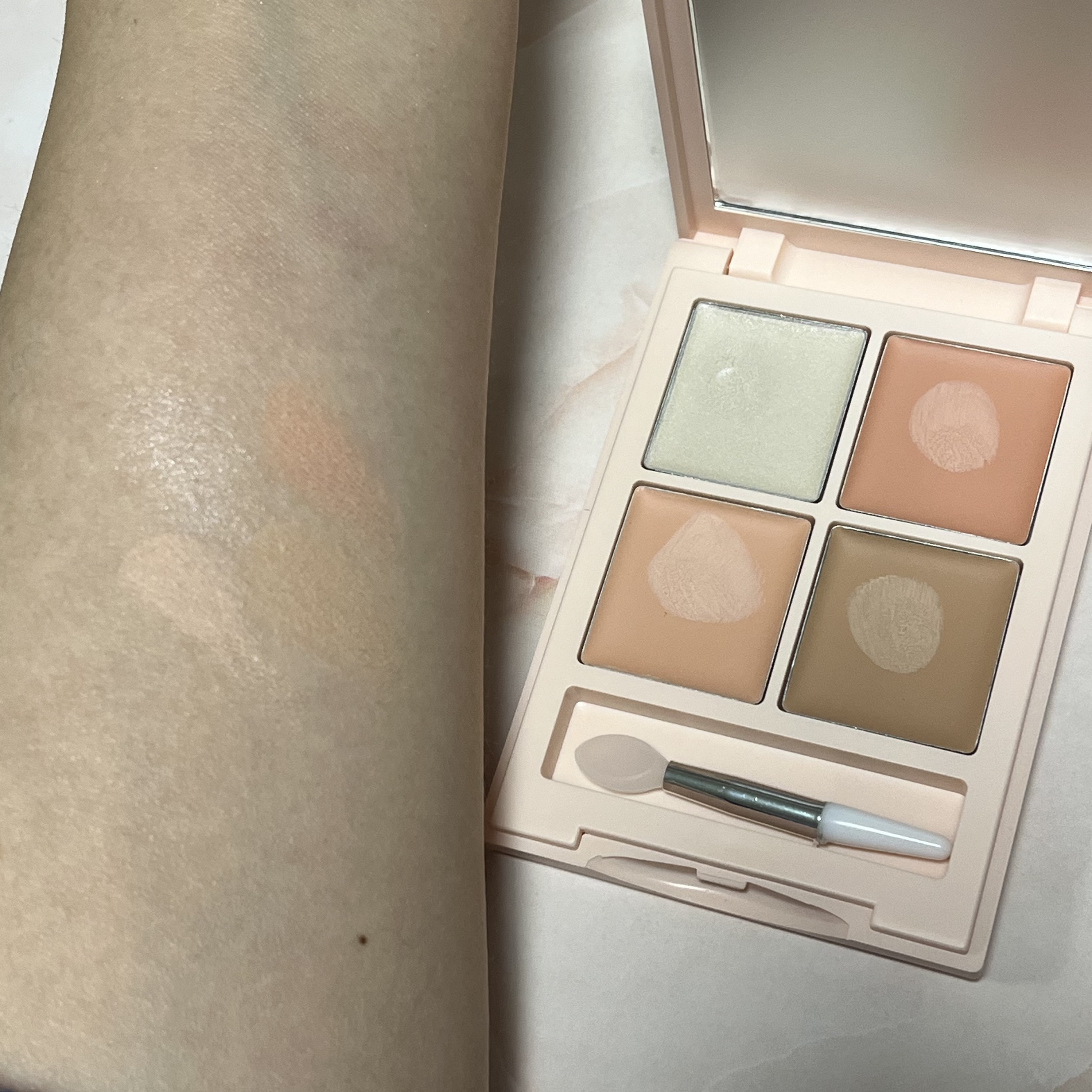 トーンアップ＆カバー コンシーラーパレット 01ピンクベージュ/Kirei&co./パレットコンシーラーを使ったクチコミ（2枚目）