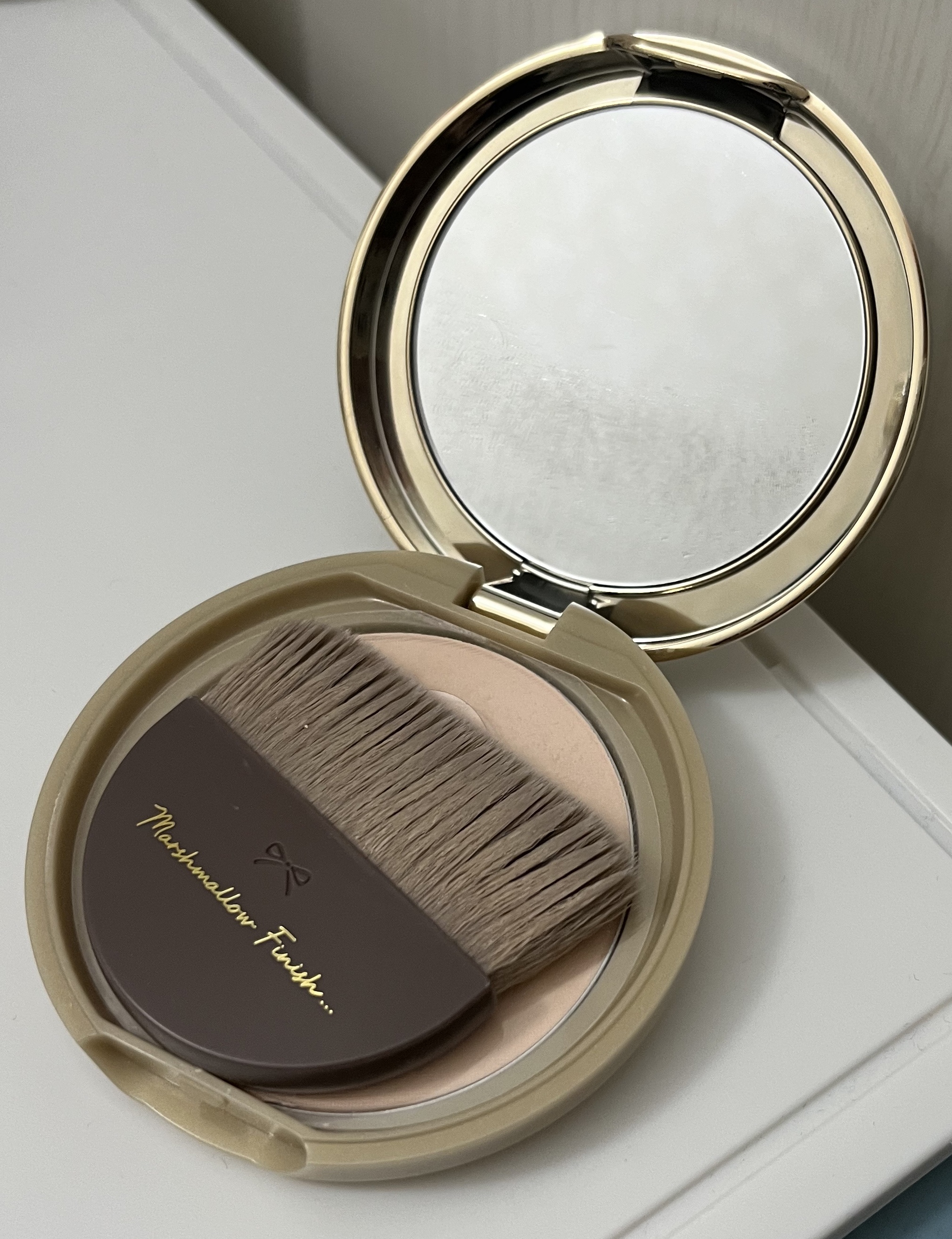 マシュマロフィニッシュパウダー ML マットライトオークル（旧パッケージ）/キャンメイク/プレストパウダーを使ったクチコミ（2枚目）