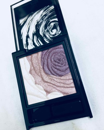 さくら on LIPS 「KATEのダークロースアイシャドウ色は私が好きな紫💜結構色が濃..」(2枚目)