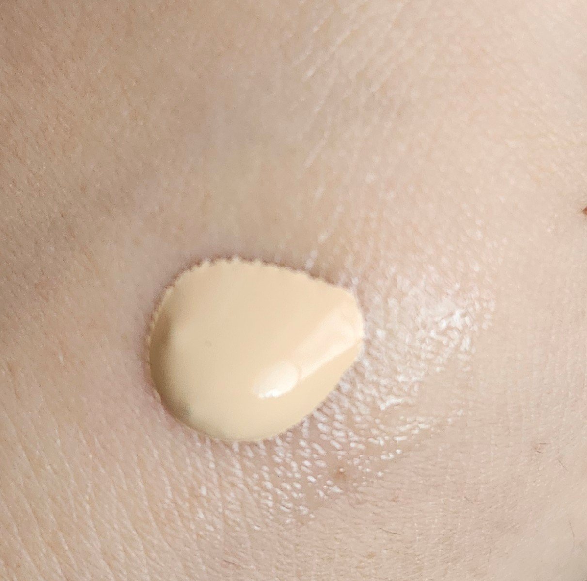 ケイト バーチャルスキンメイカー 03/KATE/リキッドファンデーションを使ったクチコミ（2枚目）